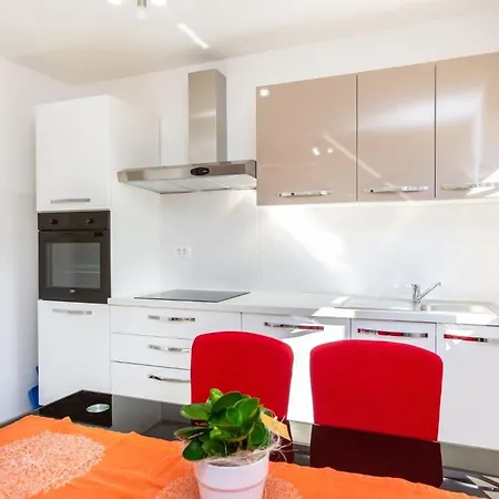 Lejlighed Ferienwohnung Fur 8 Personen Ca 100 Qm In Medulin, Istrien Sudkuste Von Istrien